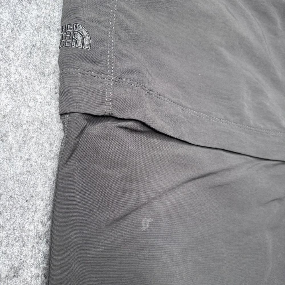 The North Face Mens Convertible Cargo Hiking Pants Gray Zip Off Shorts Regular